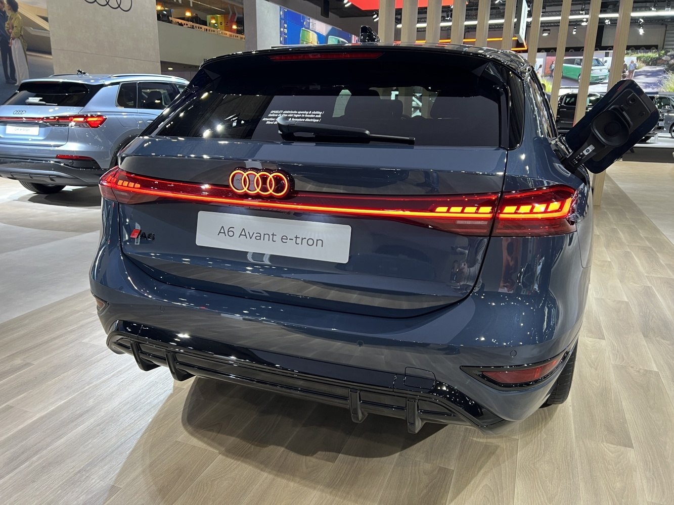 2026 Audi Q6L E tron Vs 2025 Audi A6 Avant E tron Dimension Comparison