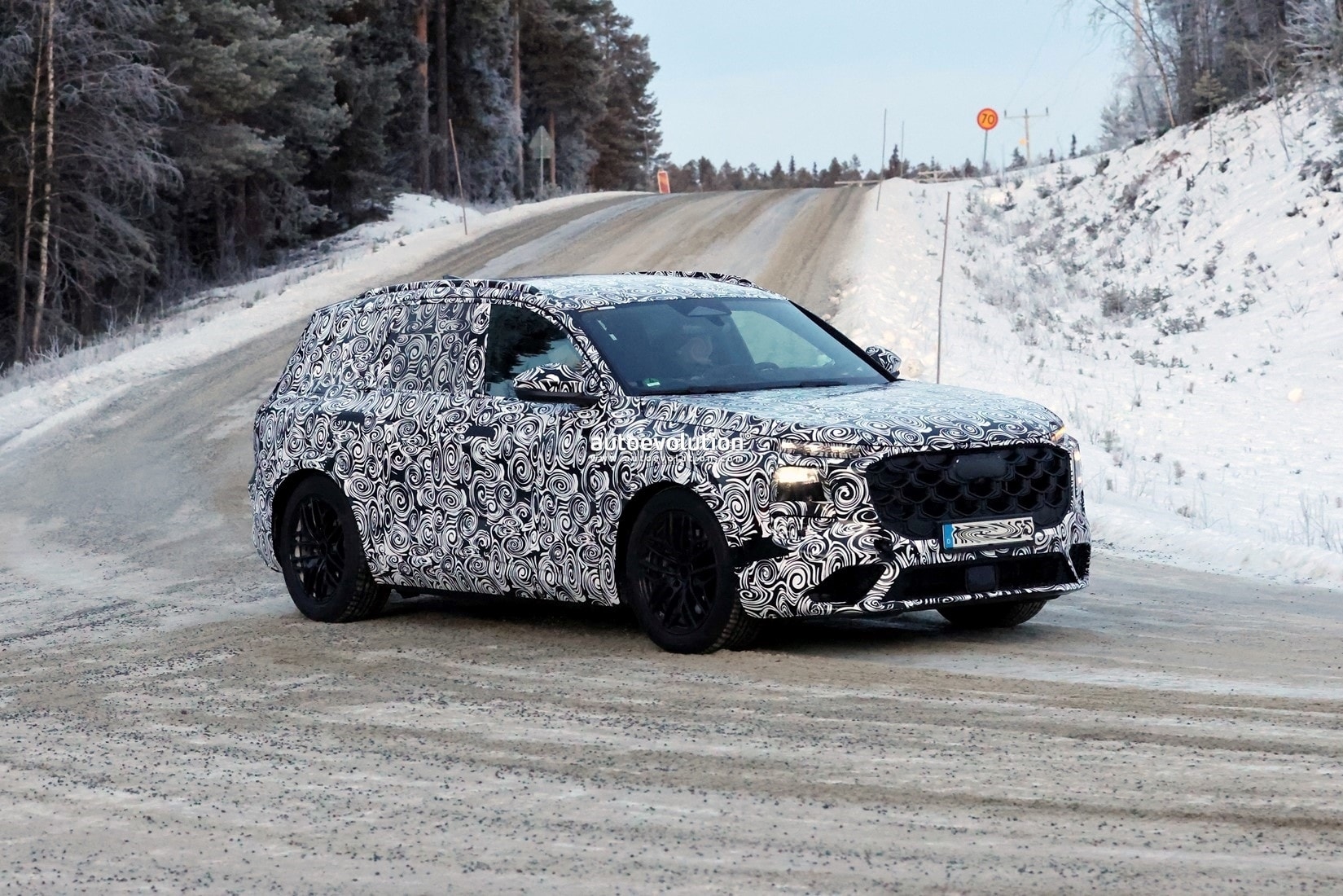 2027 Audi Q7 Shows Production Lights In Latest Spy Photos Autoevolution
