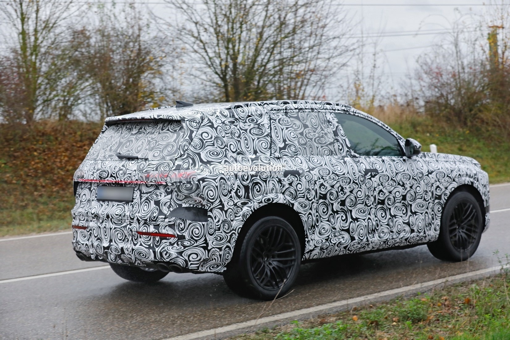 2027 Audi Q7 Spied Testing With Go Faster SQ7 Sibling Autoevolution